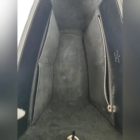 Auth Louis Vuitton Phenix MM Tote Bag - Picture 4 of 10